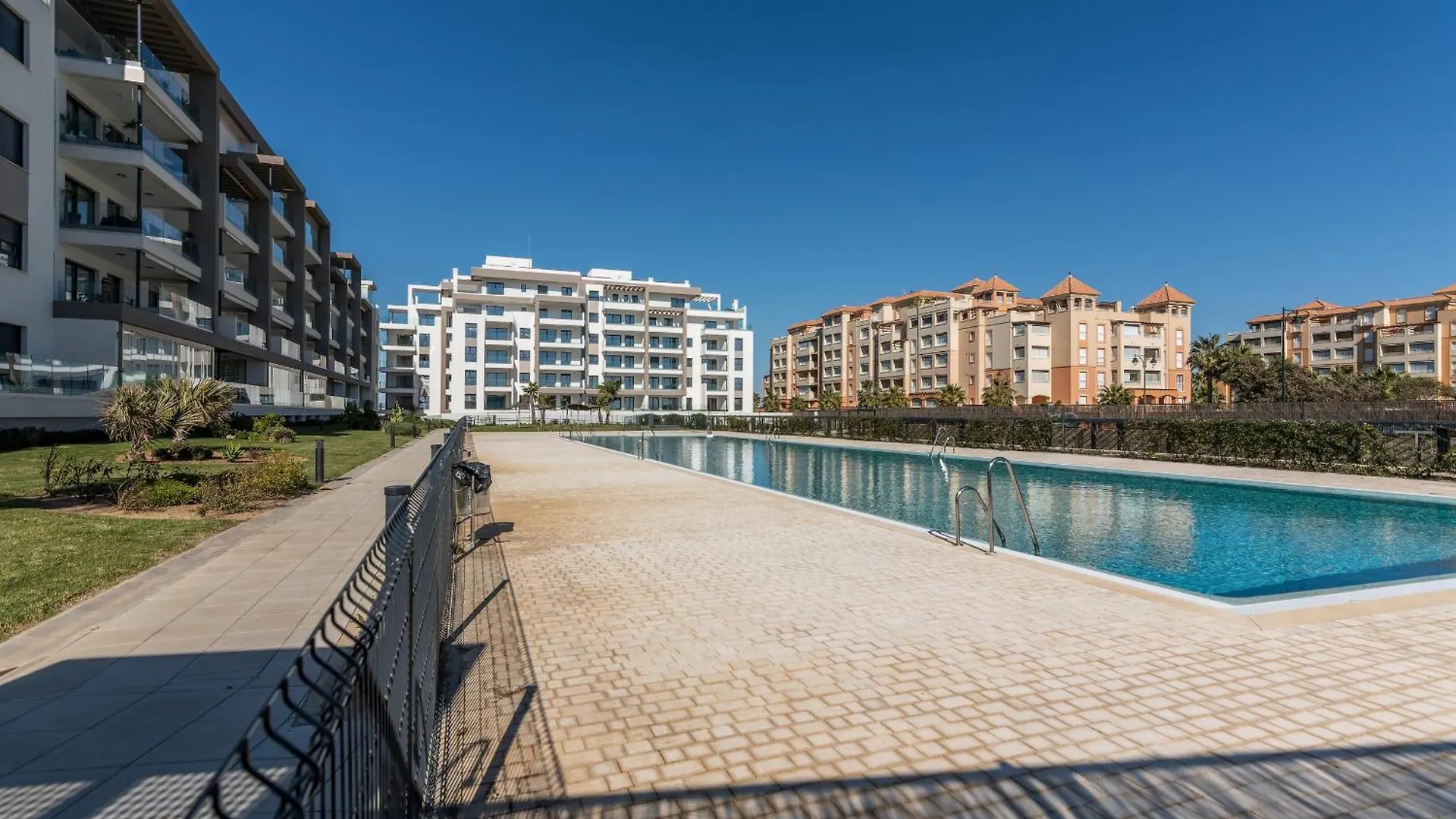 Los Flamencos By H - Playa De Los Haraganes Hlhf4304Pe60 إيسلا كانيلا